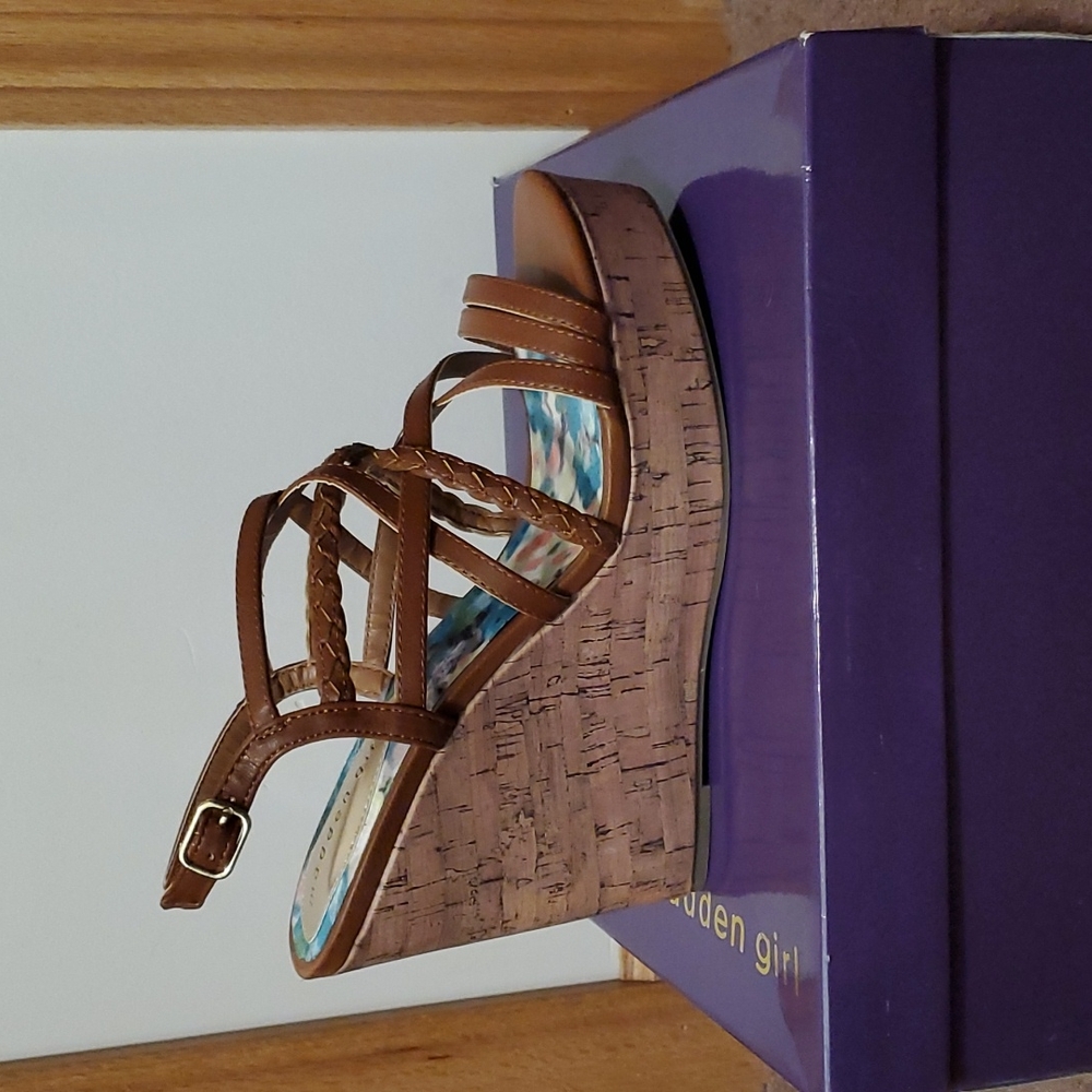Madden Girl Wedges, Size 10, Cognac